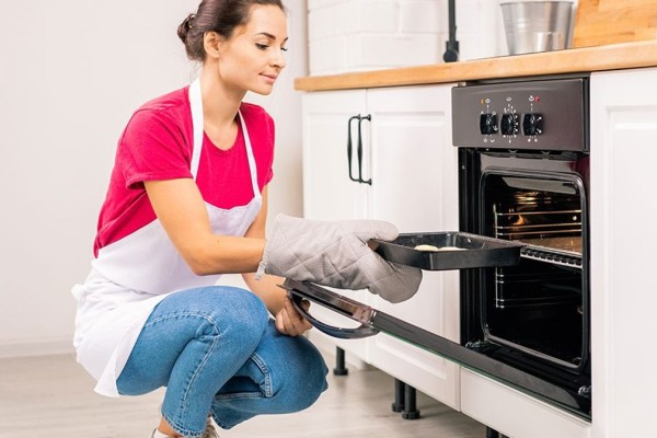 Το ήξερες; Δες πώς να κάνεις ολοκαίνουργιο τον φούρνο της κουζίνας σου! – Σπίτι