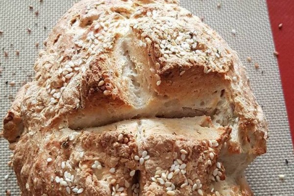 Ανακατέψτε μαγειρική σόδα και γιαούρτι και φτιάξτε το πιο αφράτο ψωμί που φάγατε ποτέ – Συνταγές