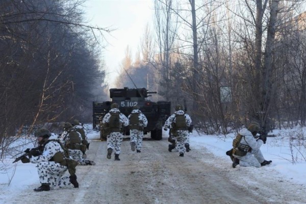 Κρίση στην Ουκρανία: Η Μόσχα αποσύρει μέρος των στρατευμάτων της από τα σύνορα – Αποκλιμάκωση ή μπλόφα; (photos) – Κόσμος