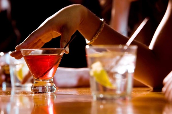 Για ποτό στο Μεταξουργείο: 5 must σημεία που πρέπει να επισκεφτείς – Clubs & Bars