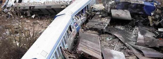 Τέμπη: «Ξεσκεπαστική» η εξεταστική για τη σιδηροδρομική τραγωδία – Το ξέσπασμα των συγγενών των θυμάτων