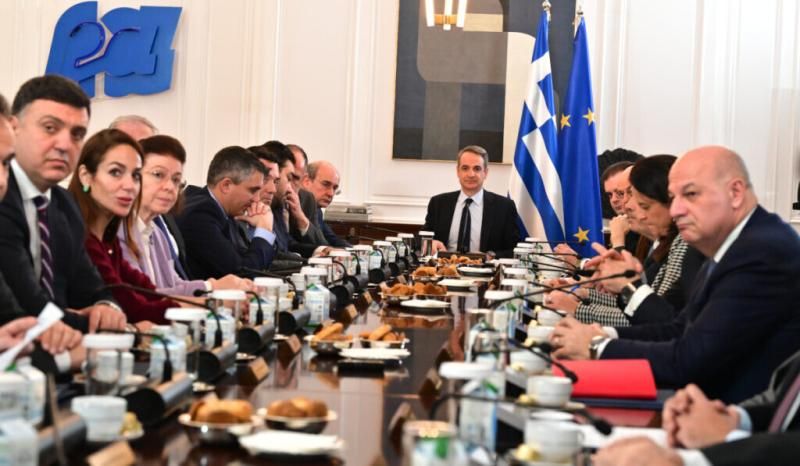 Φοβούνται την επόμενη ημέρα και του ρίχνουν λάσπη: Ο διάδοχος του Μητσοτάκη στη ΝΔ