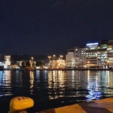 Αυτοκίνητο έπεσε στην πύλη Ε2 στο λιμάνι του Πειραιά: Ένας νεκρός, δύο παραμένουν εγκλωβισμένοι